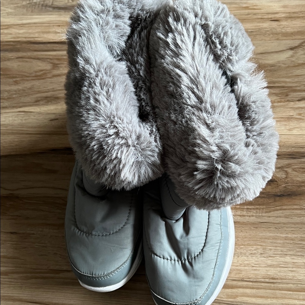 Cozy Gray Winter Boots